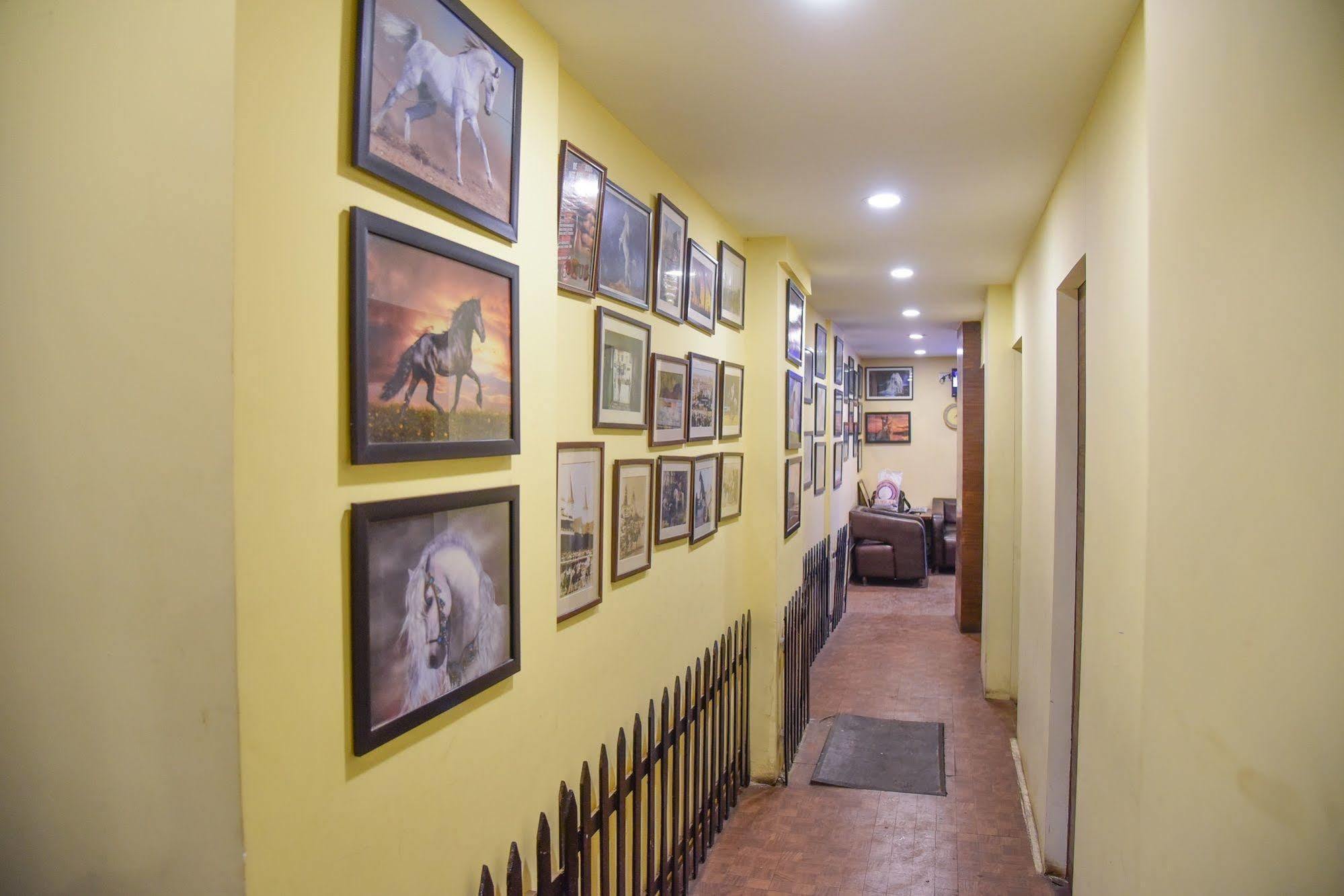 Hotel Evergreen Мумбаи Экстерьер фото